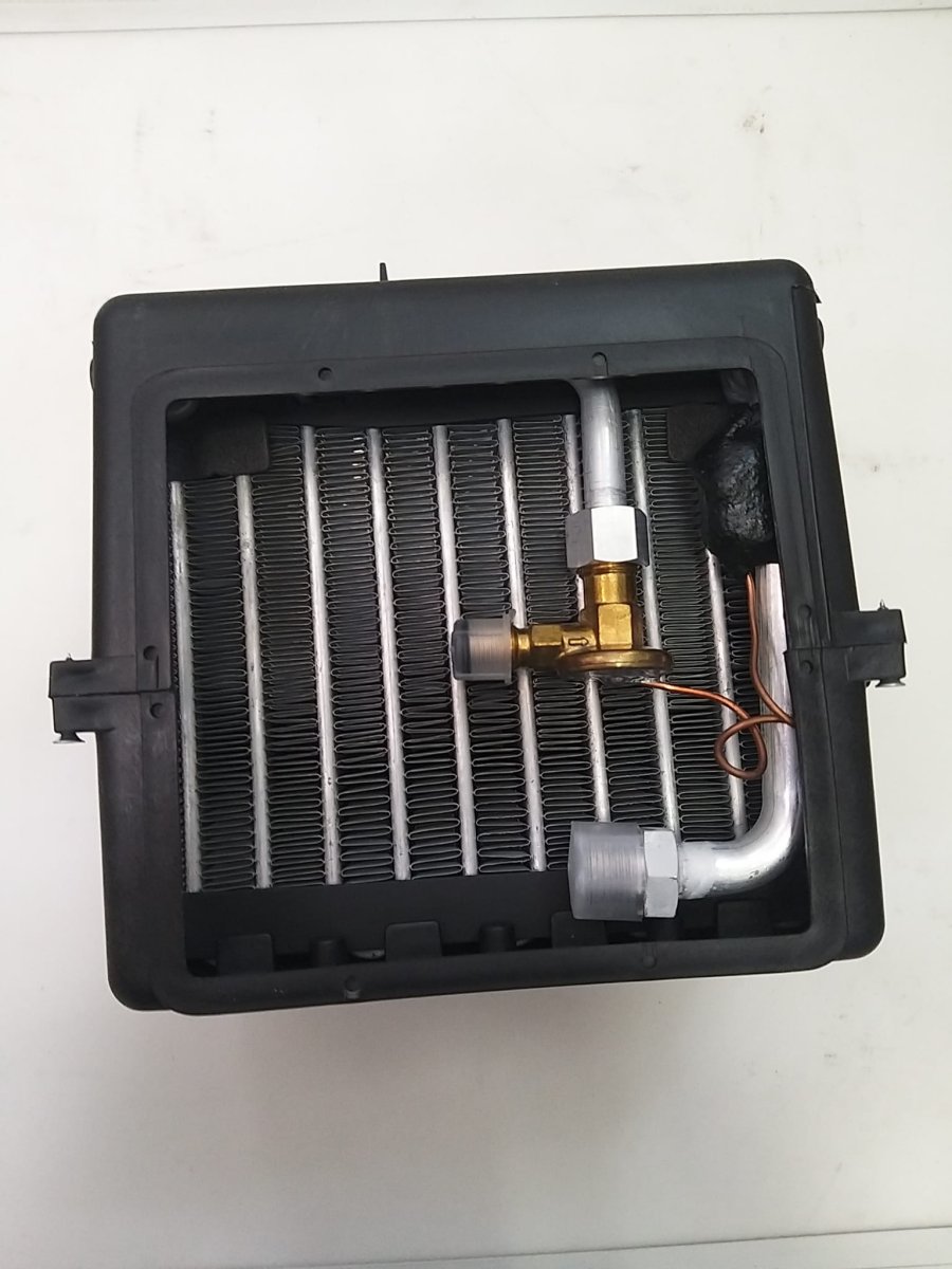 ZK-100 G-003 E7 EXPASİON VALFLİ KARE UNIVERSAL EVAPARATÖR 