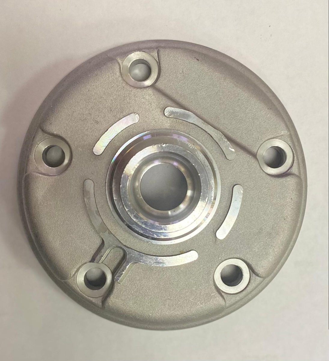 ST000002 DENSO AVRUPA KOMPRESÖR ÖN KAPAK 002