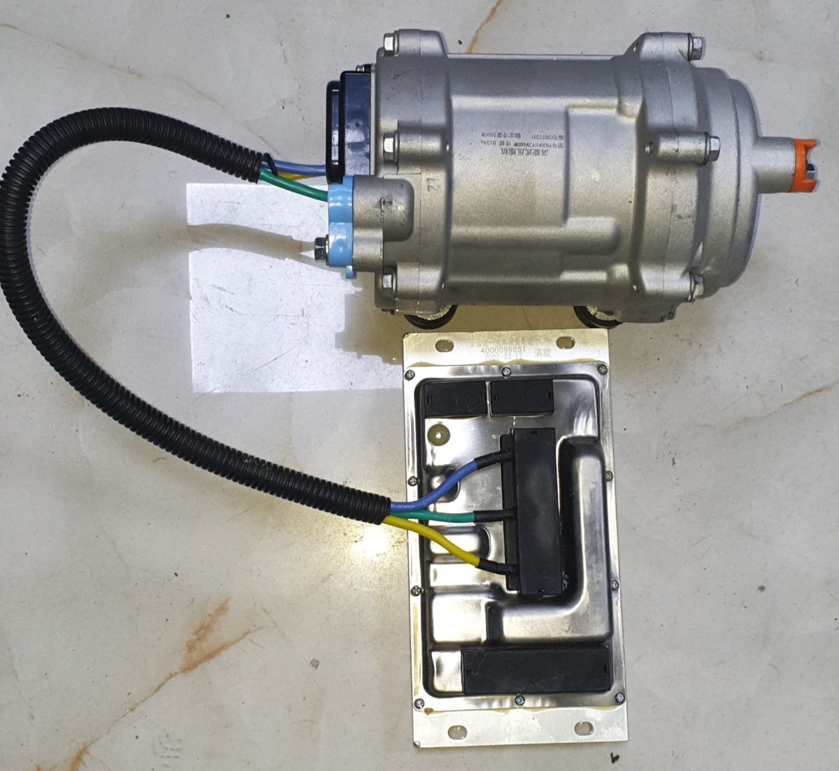 ELEKTRİKLİ PARK KLİMASI D4000 İKİ PARÇA 12V KOMPRESÖR